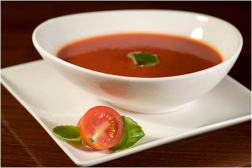 caldo_de_tomate_a_la_hierbabuena.jpg
